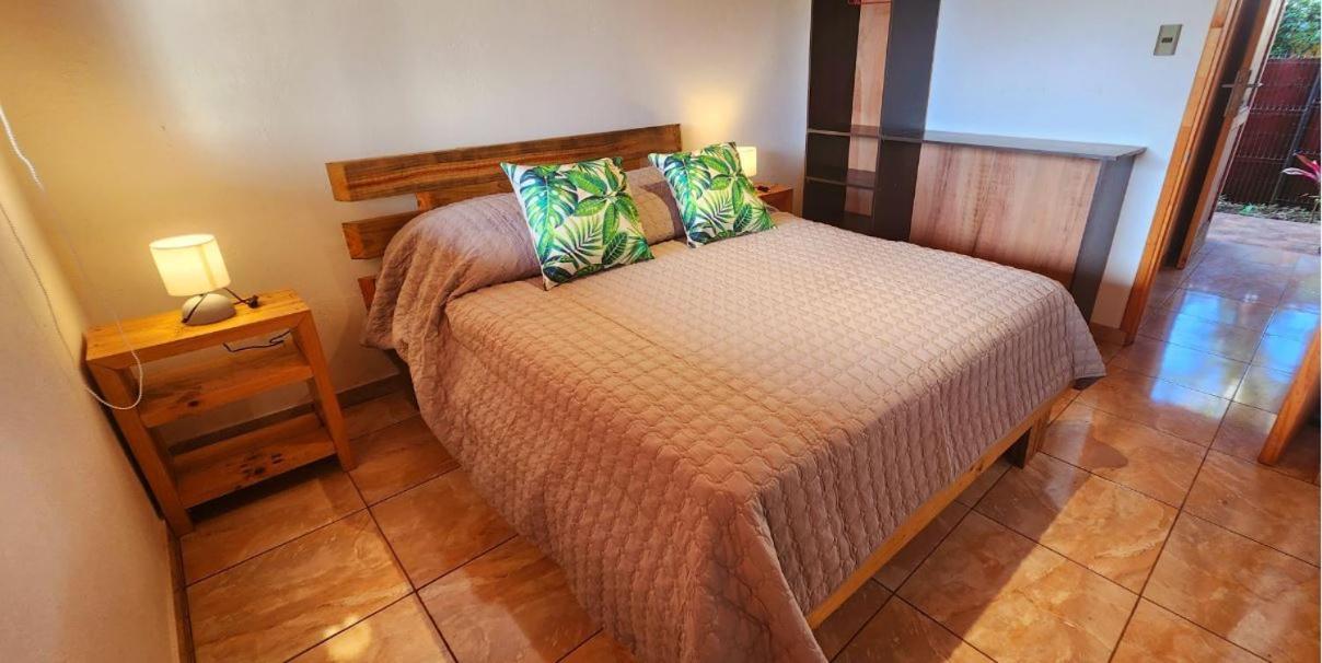 Apartamentos Tupuna Lodge Ханга Роа Екстериор снимка