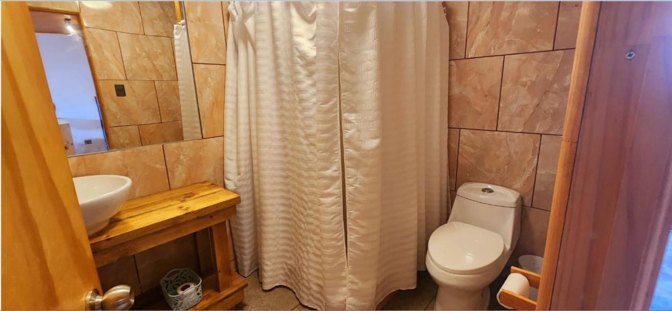 Apartamentos Tupuna Lodge Ханга Роа Екстериор снимка