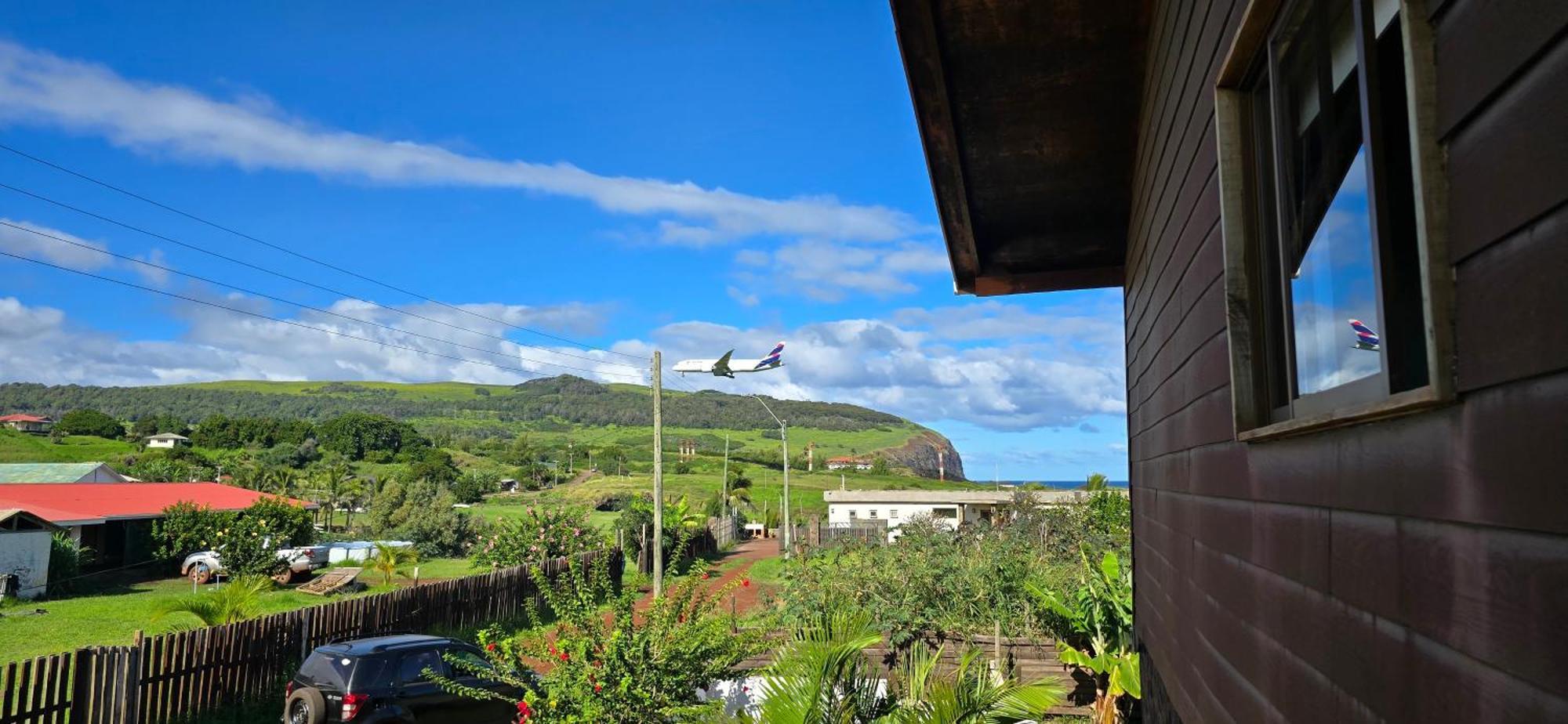 Apartamentos Tupuna Lodge Ханга Роа Екстериор снимка