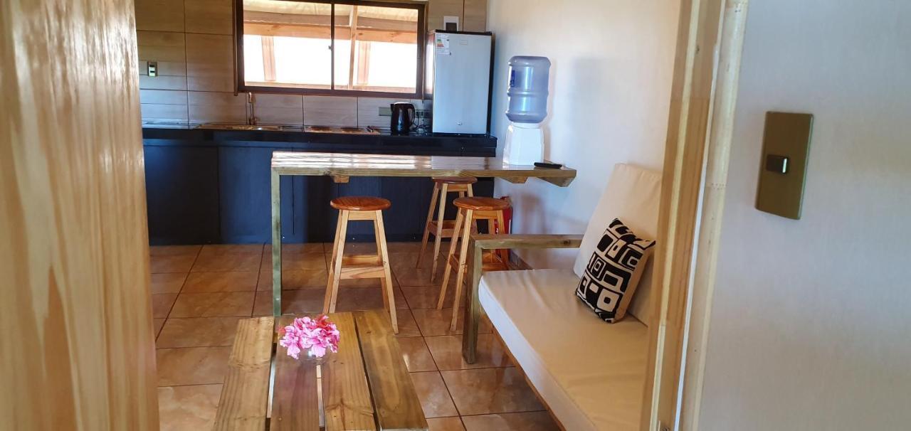 Apartamentos Tupuna Lodge Ханга Роа Екстериор снимка